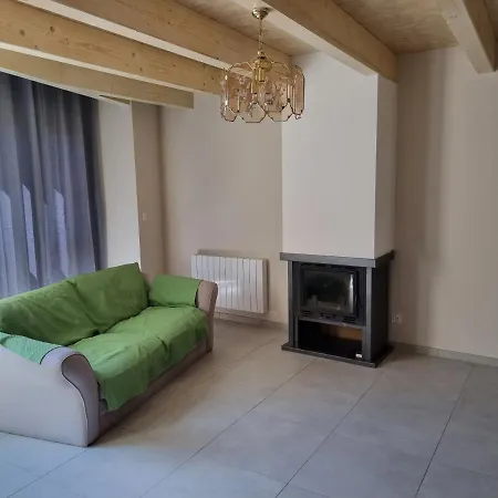 Fontaine Vieille בית הארחה Saint-Georges-de-Luzençon