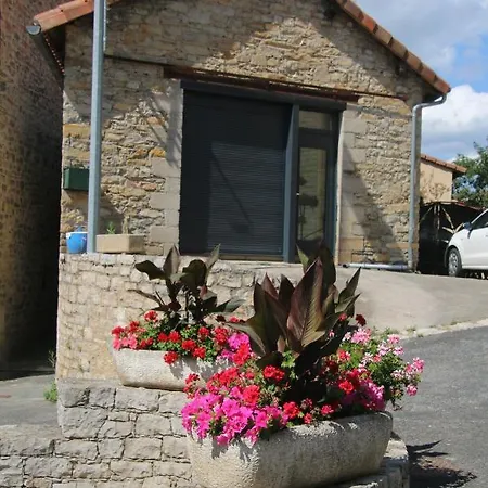 ゲストハウス Fontaine Vieille *